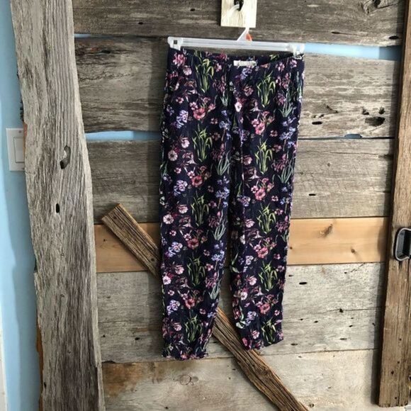 H&M Pants - L.o.g.g Size 6 Navy/Floral lightweight ankle length pants